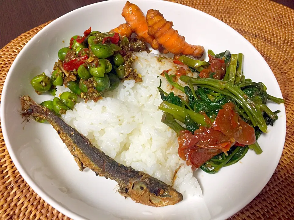 Simple Indonesian lunch|yeni kartikasariさん