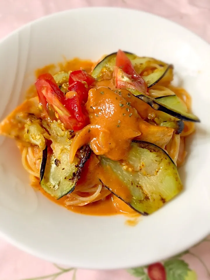 チキンと茄子の🍅クリームスパゲティ|まかろんさん