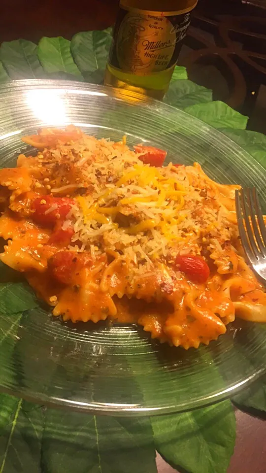 Bow tie pasta in vodka sauce with Parmesan 👍🏽|Tawanjaさん