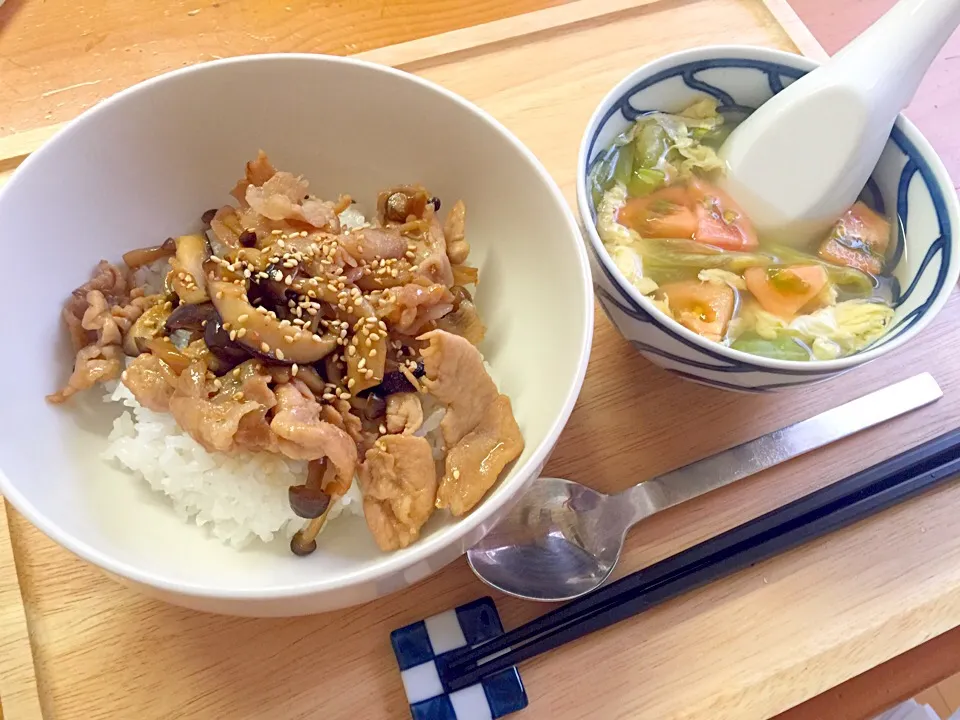 豚きのこ丼とレタスとトマトと卵のスープ|ルドルフさん