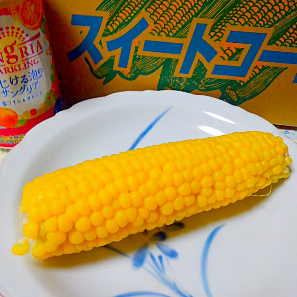 Snapdishの料理写真:蒜山高原のスイートコーンをレンチンで🌽|うたかた。さん