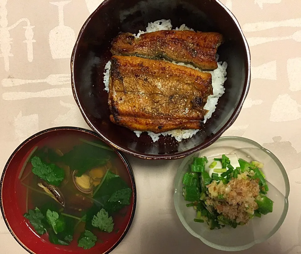 1日早い丑の日 鰻丼 アサリのすまし汁 冷奴|Junko Tominagaさん