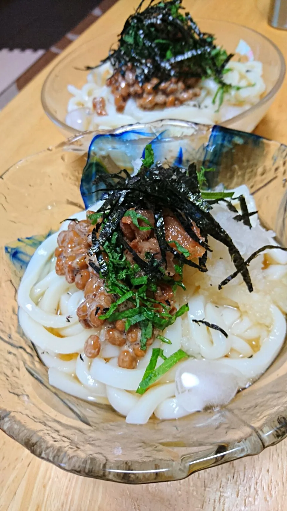 Snapdishの料理写真:冷やしうどん、納豆✨梅✨シソ✨大根おろしのせ|めぐまんさん