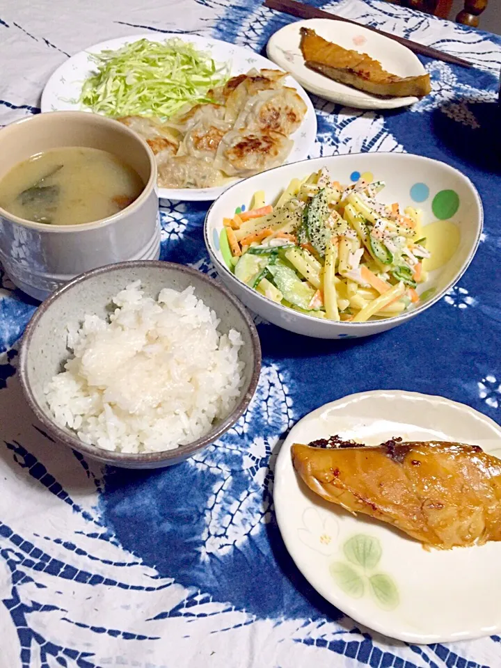 遅めの晩御飯(｀△´)oΨｸﾞｻｯ!!|さくたえさん