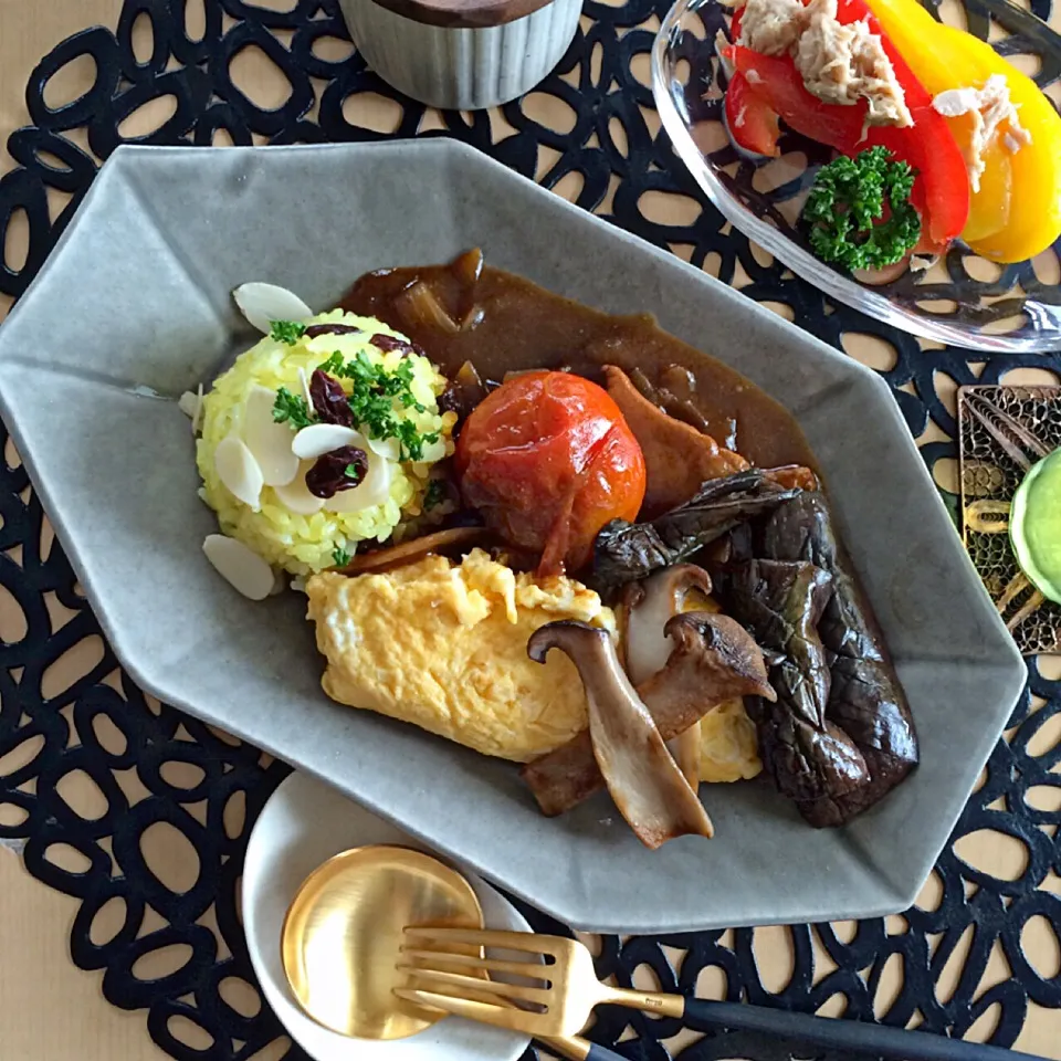 オムカレー野菜乗っけ🍛ツナとパプリカのマリネ|Naoさん