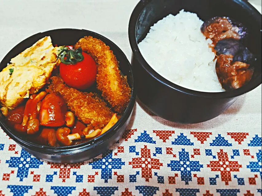 お弁当。コロッケとウインナーしめじケチャップとネギ出し巻き。|エリカさん