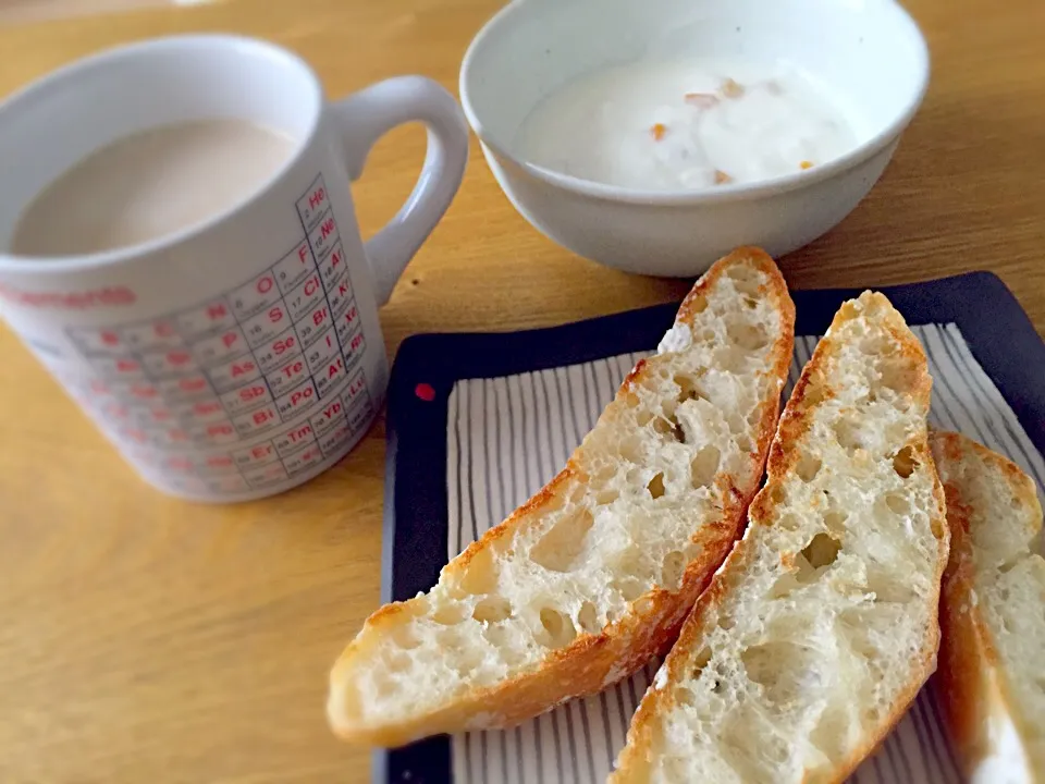 Snapdishの料理写真:チャバタで朝食♪|あやさん