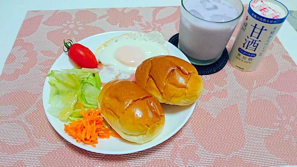 甘酒を使ったブルーベリースムージーと朝ごはん🌄🍴|みんさん