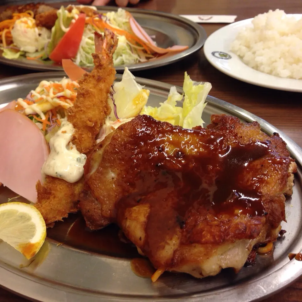 【Aランチ】 グリルチキンと海老フライ|koji toyodaさん