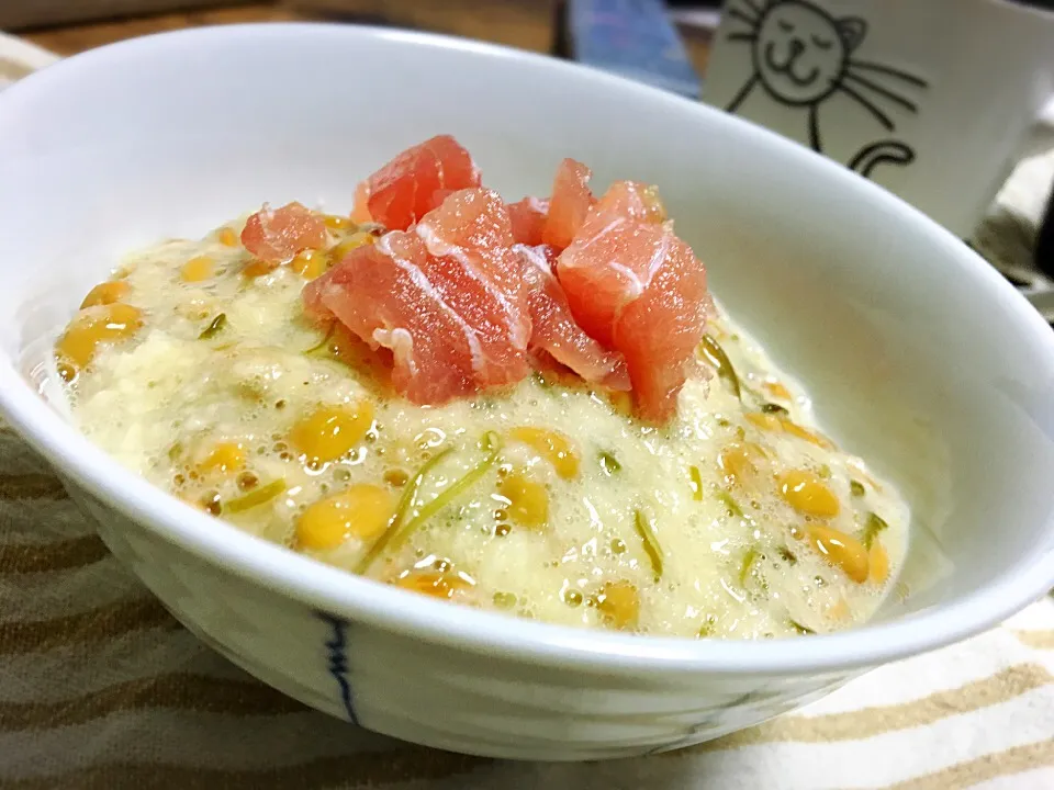 ちょこっとまぐろ乗せネバネバ丼|もひらさん