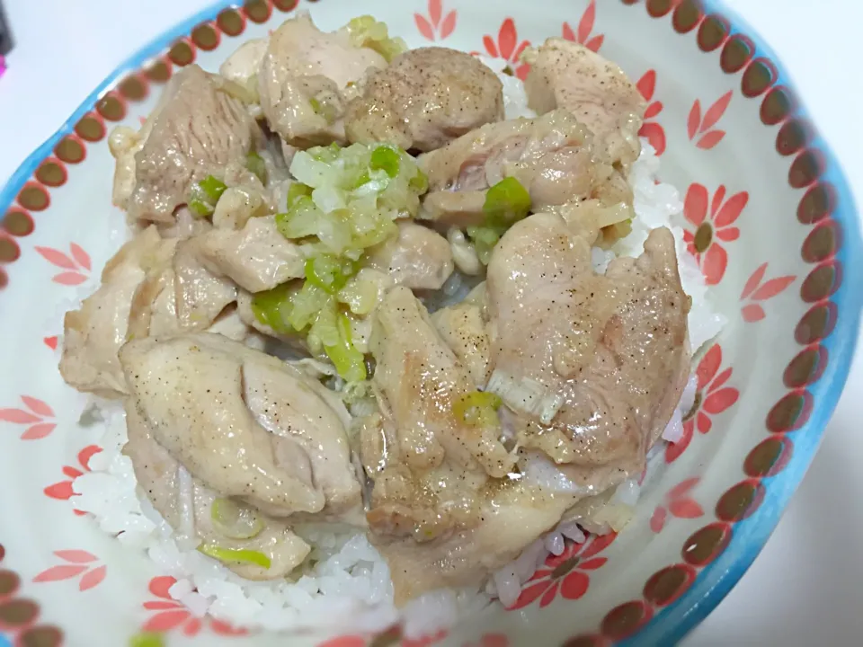 鶏肉のねぎ塩丼🐔🍴|ゆ.さん