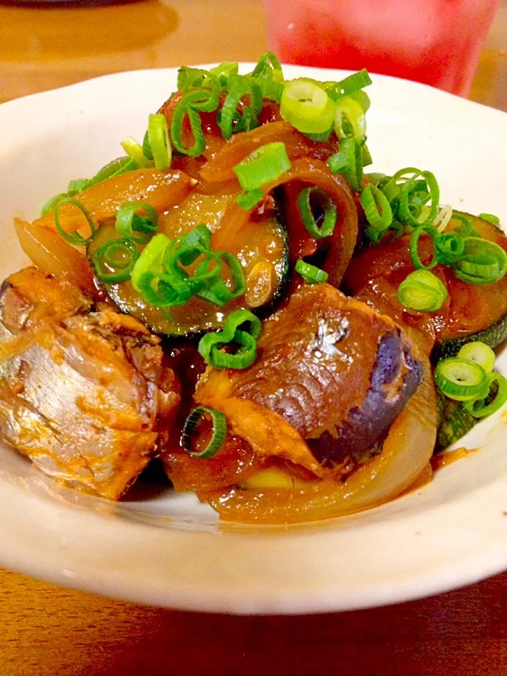 夏野菜のナポリタン炒め❤️さんまのトマト煮缶詰🍅|まいりさん