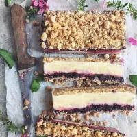 Blueberry crumble vanilla ice-cream bar