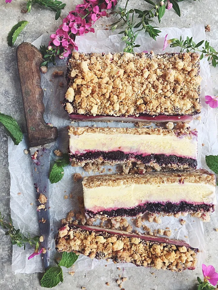 Blueberry crumble vanilla ice-cream bar|rick chanさん