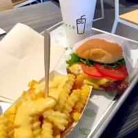 Snapdishの料理写真:シェイクシャックのハンバーガー|マクさん