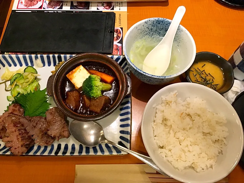 Snapdishの料理写真:牛タンと牛タンシチュー|kiroさん