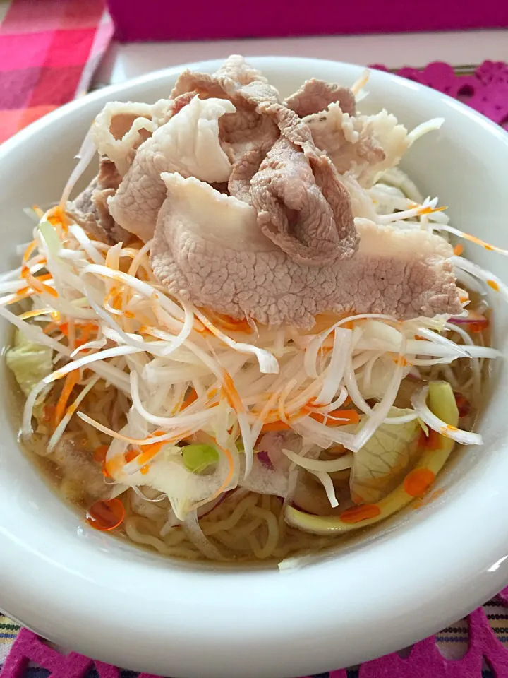 ネギ豚しゃぶの冷やしラーメン*\(^o^)/*大好物❤️|えりちゃんさん