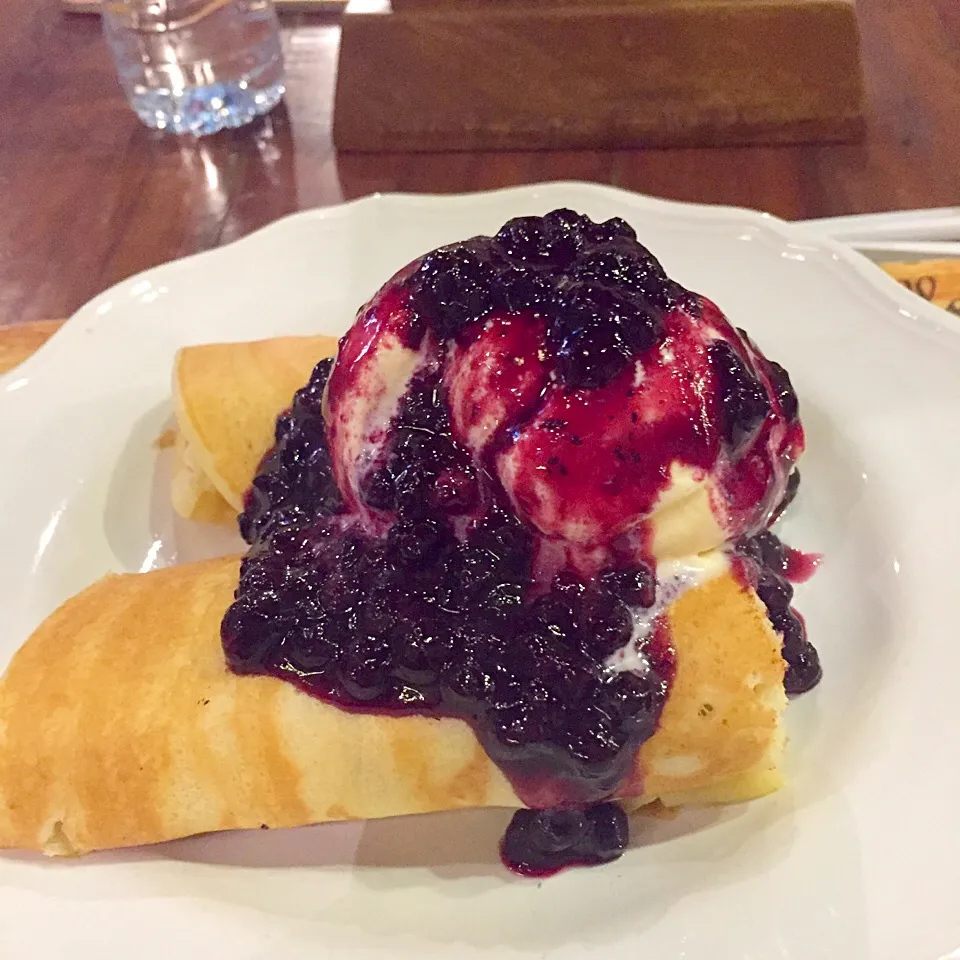 Blueberry cheese roll pancake 😍😍😍|Liana Sari Choiさん