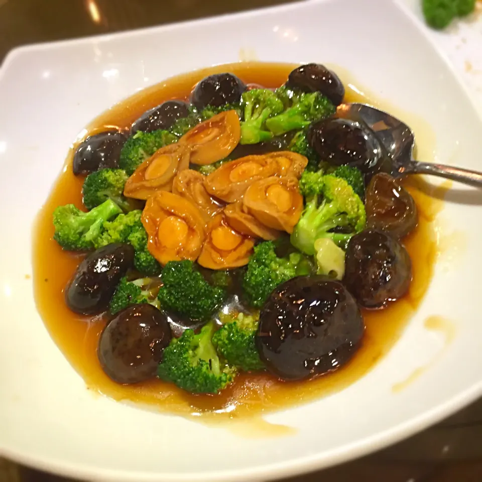 Brocoli with Mushroom and Abalone|해리さん