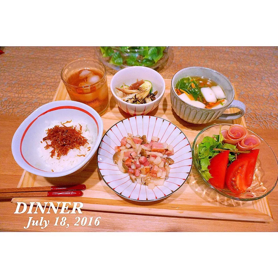 Snapdishの料理写真:☆::::::::::::::::::::::::::::::::::::::::::::::::::::::☆
2016/7/18*
夜ごはん⋆*✩⑅◡̈⃝*
‎⑅⃛胡瓜と茗荷の塩昆布ごま油和え
‎⑅⃛長芋.ベーコン.しめじの炒めたん
‎⑅⃛水菜.人参.はんぺんのお味噌汁
‎⑅⃛サラダ
‎⑅⃛白ごはんの上にちりめん山|hiiiroookoooさん