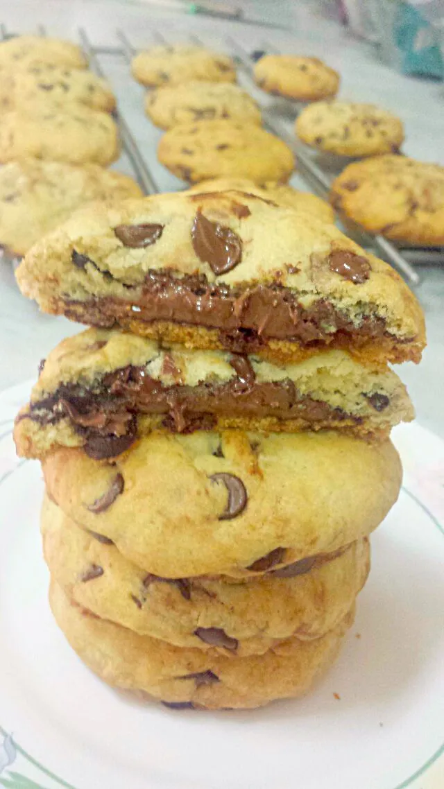 Nutella Stuffed Chocolate Chip Cookies

Serves: 14
 
Ingredients
2 cups of all purpose flour
1 tsp of baking soda
½ cup of butter, softened
⅔ cup of granulated |Sofie's Kitchenさん