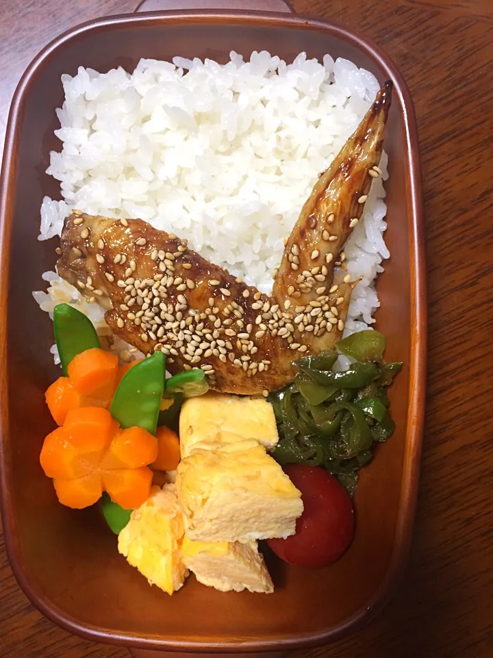 Snapdishの料理写真:手羽先弁当|しょうこさん