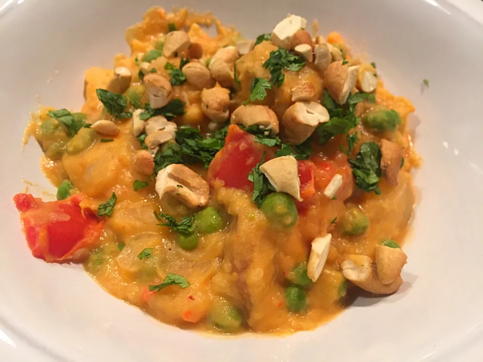 Potatoes in a Red Curry Sauce 
Vegetarian Slow Cooker cookbook|Kristin Glaeserさん