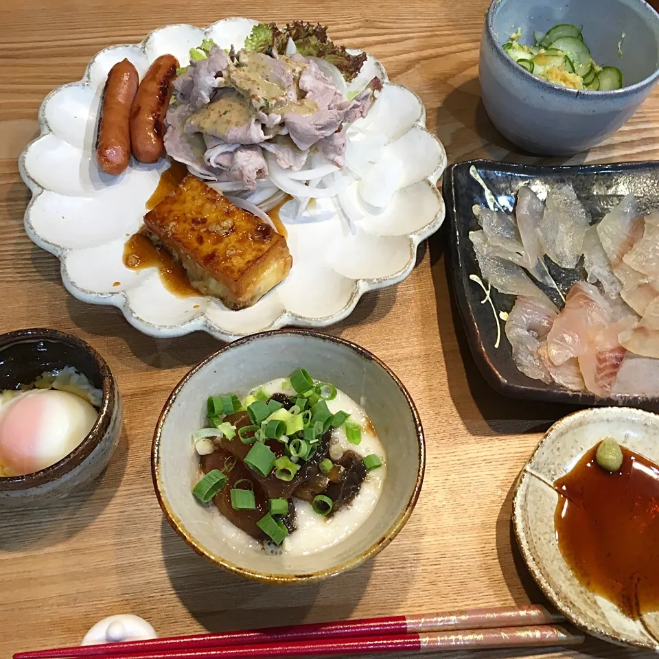 Snapdishの料理写真:昆布〆 3種
豚冷しゃぶサラダ
厚揚げのチーズ挟み照り焼き
マグロ漬けとろろ

食べすぎた(O_O)|Momo Hanaさん