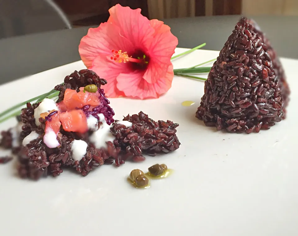 Cold Black Rice, Salmon and Burrata Arancini|laura giardinaさん