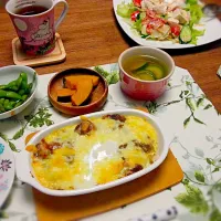 Snapdishの料理写真:☆焼きカレー
☆かぼちゃのレモン煮
☆枝豆
☆ズッキーニとベーコンのスープ
☆豆腐サラダ|なべちゃんさん