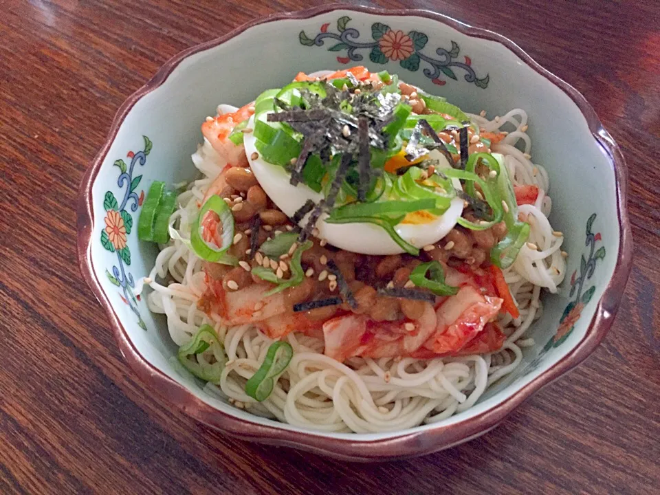 カンタンさっぱりキムチ納豆そうめん♪|doalaさん