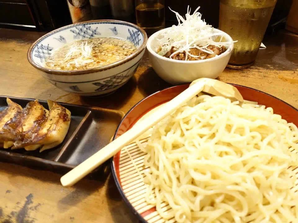 威風 肉つけ麺 餃子&叉焼丼セット|ddr3rdmixさん