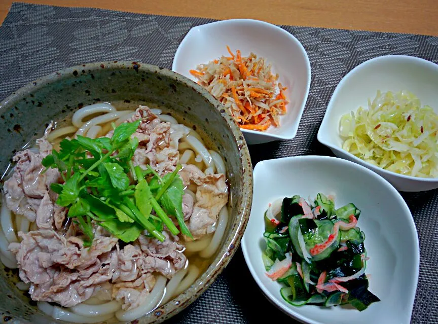 豚しゃぶセリうどん、常備菜３種(ゴボウ人参のゴマサラダ、クミンキャベツ、わかめカニかまキュウリのだし酢和え)|ねむねこさん