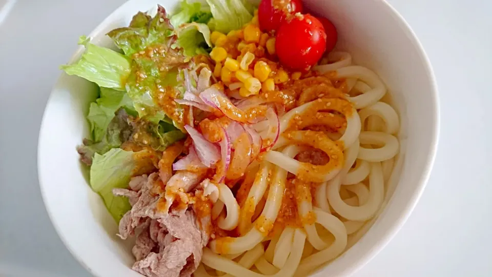 手作りゴマだれでサラダうどん|じょうさん