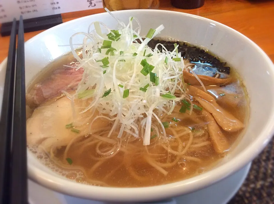 寛(くつろぎ)さん「豚塩ラーメン」(限定)😋|アライさんさん