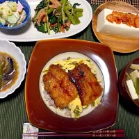 Snapdishの料理写真:さんまの蒲焼き丼で晩ご飯(๑˙³˙)و|ともよさん