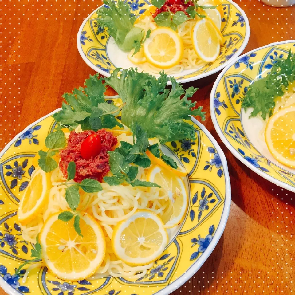 Snapdishの料理写真:さわやかレモンスープ 冷やし中華🍋
ニュージーランド産レモン
MEIDI-YA プレミアムほぐしコンビーフ
ミント
粒入りマスタード
で食べました🌒⭐︎|chiaki3（平川ちあき）さん