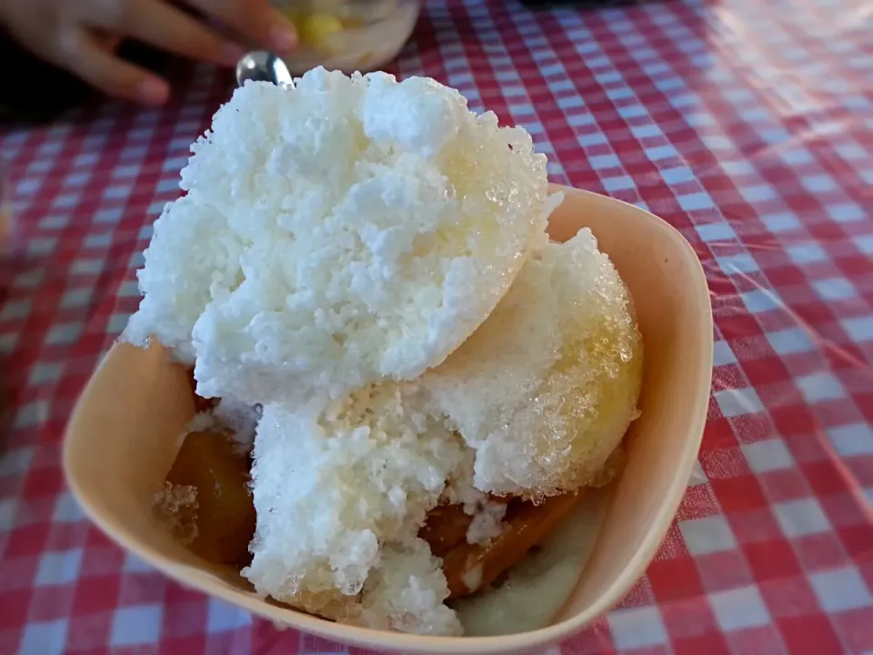 Ice coconut milk + Fruit ♥♥♥|Heartさん