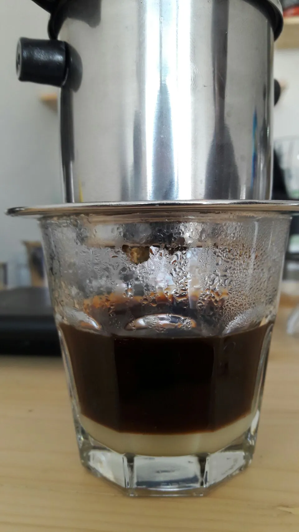 vietnamese coffee by:Coffeeatopology|Achmad Zainiさん