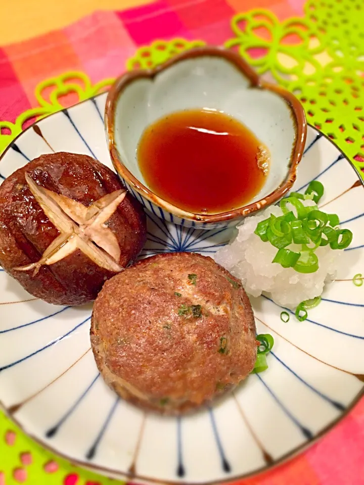 Snapdishの料理写真:しいたけ肉詰め( ^ω^ )おろしポン酢で🌟|アリエッティさん