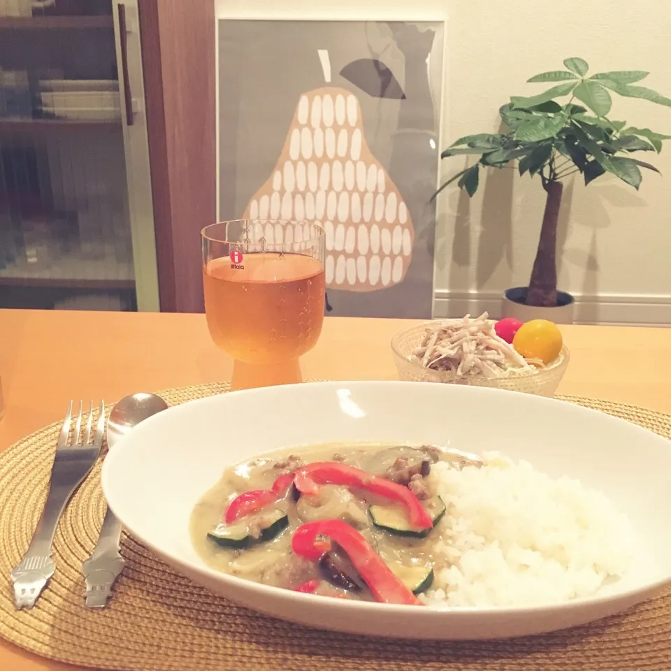 Snapdishの料理写真:夏野菜とひき肉のグリーンカレー|leeさん