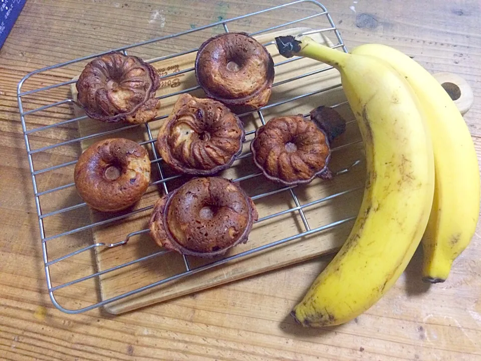 Snapdishの料理写真:お豆腐、バナナ、プルーンのヘルシー焼きドーナツ|noixさん