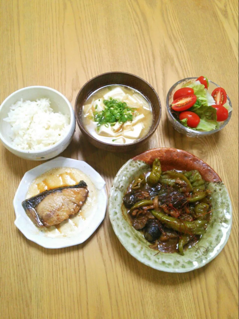 『sakurakoさんの我が家の常備菜 肉味噌😘を使って夏野菜の肉味噌炒め＆ぶりの照り焼き』|seri-chanさん