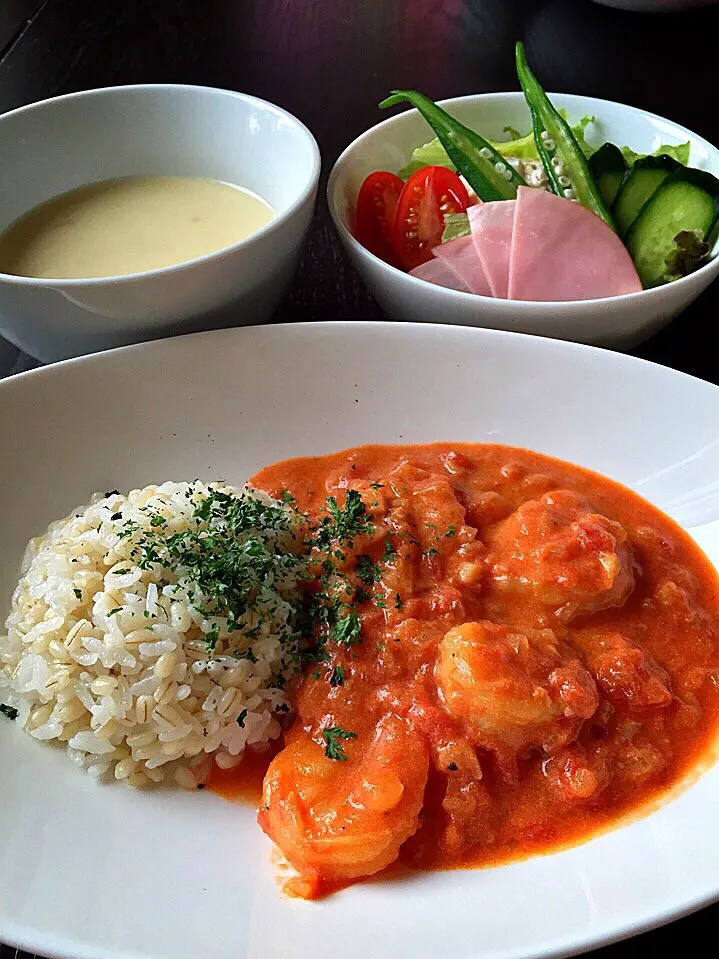 Snapdishの料理写真:⭐️海老と豆乳のトマトクリームライス
⭐️ハム野菜サラダ  胡麻ドレッシング
⭐️コーンスープ|よっちぃさん