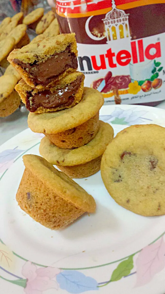 NUTELLA LAVA COOKIE CUPS

INGREDIENTS

1 stick (1/2 cup) unsalted butter, softened
1/2 cup dark brown sugar, packed
1/2 cup granulated sugar
1 egg
1/2 tbsp. van|Sofie's Kitchenさん