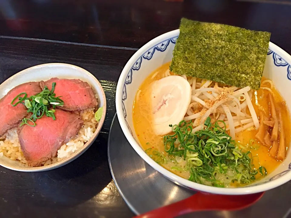 ラーメンランチ（海老油の効いたラーメンとローストビーフ丼）|もちゆみさん