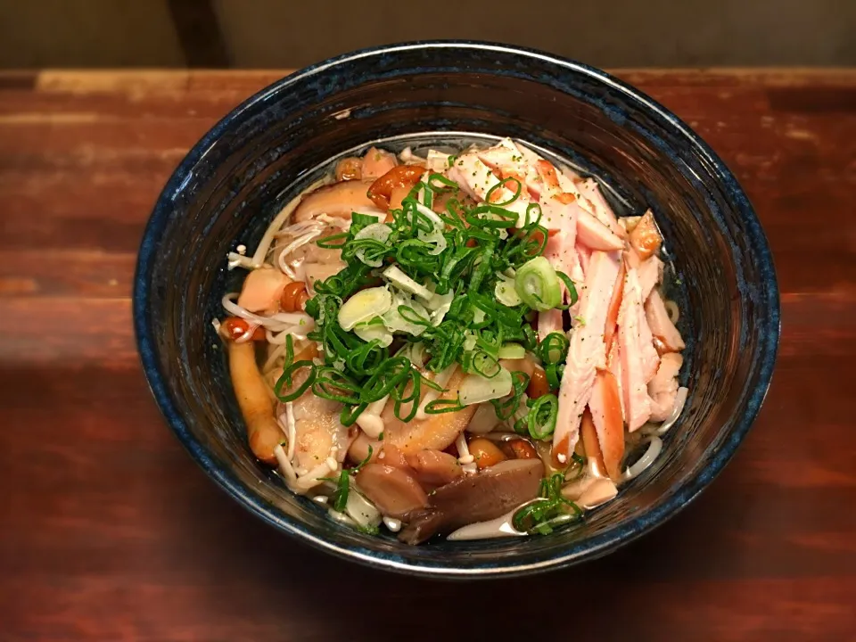 色々きのことスモークチキンのそうめん2|半田手延べそうめんの店 阿波や壱兆さん