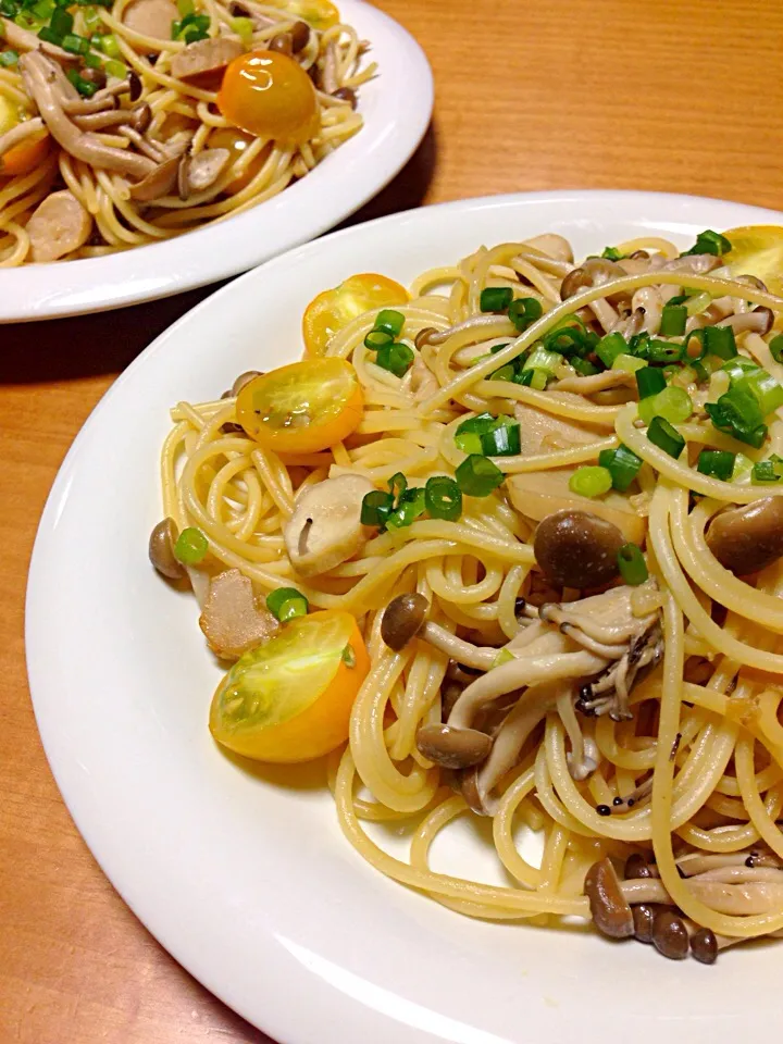 Snapdishの料理写真:きのことイエローミニトマトのスパゲッティ|しょう子さん