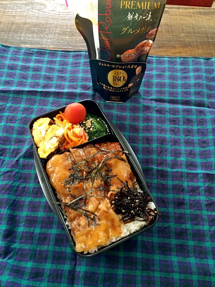 グルメだれで豚の蒲焼弁当、ほうれん草おひたし、ナポリタン、卵焼き|Nao Yamadaさん