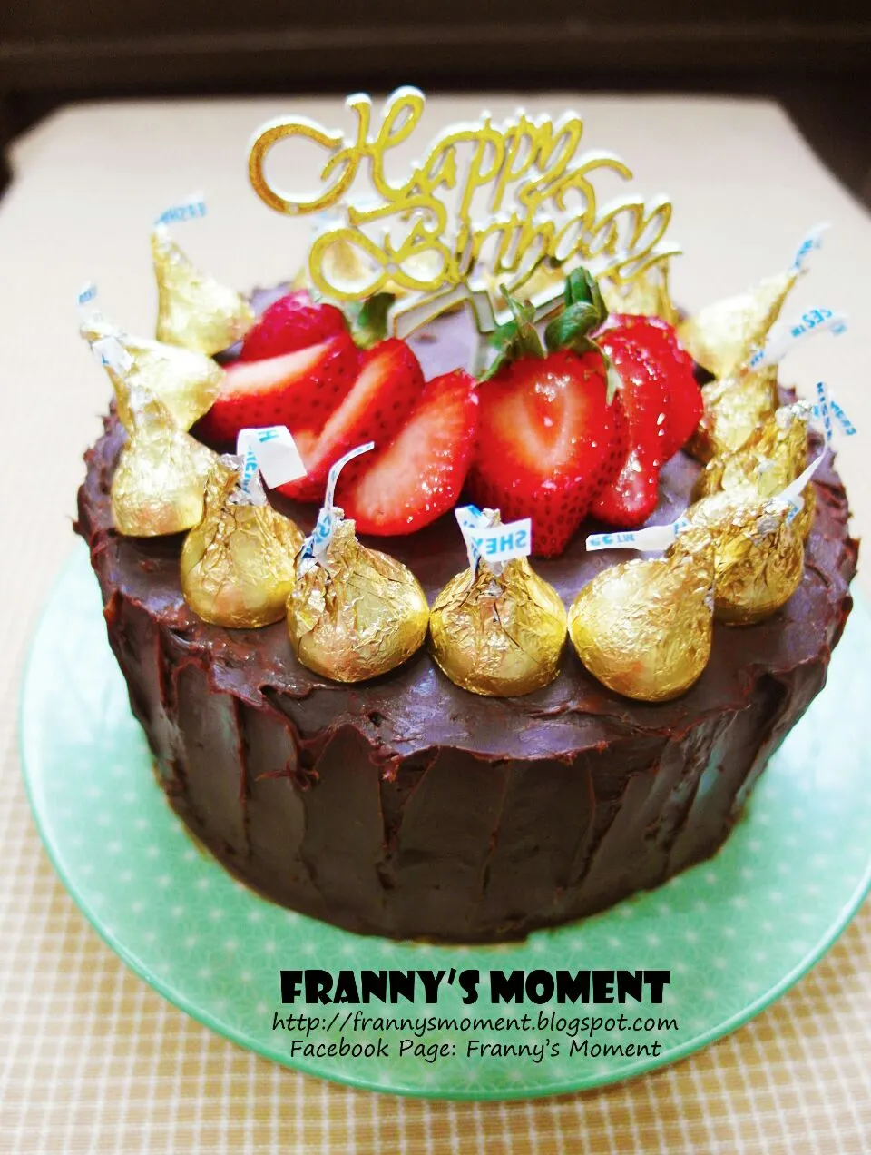 Chocolate cake with chocolate ganache & hersheys kisses|Frannyさん